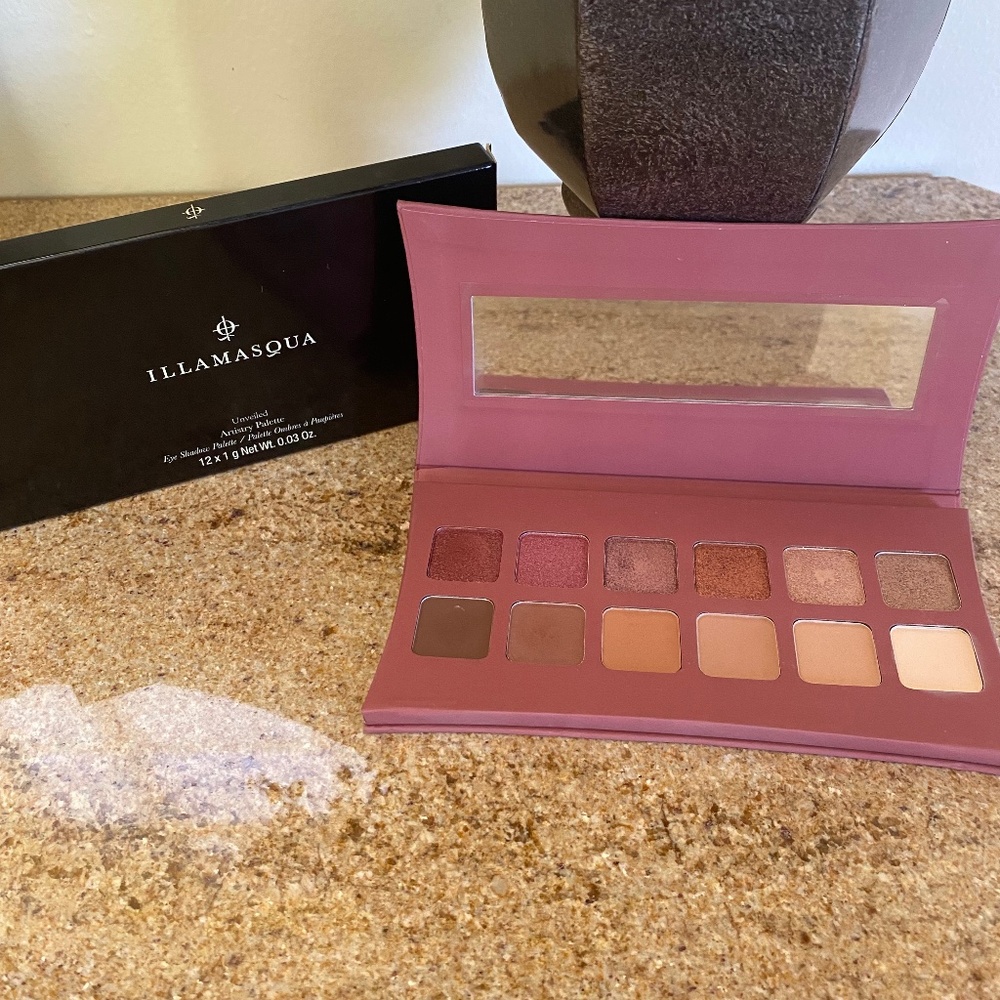 ILLAMASQUA Unveiled eyeshadow palette